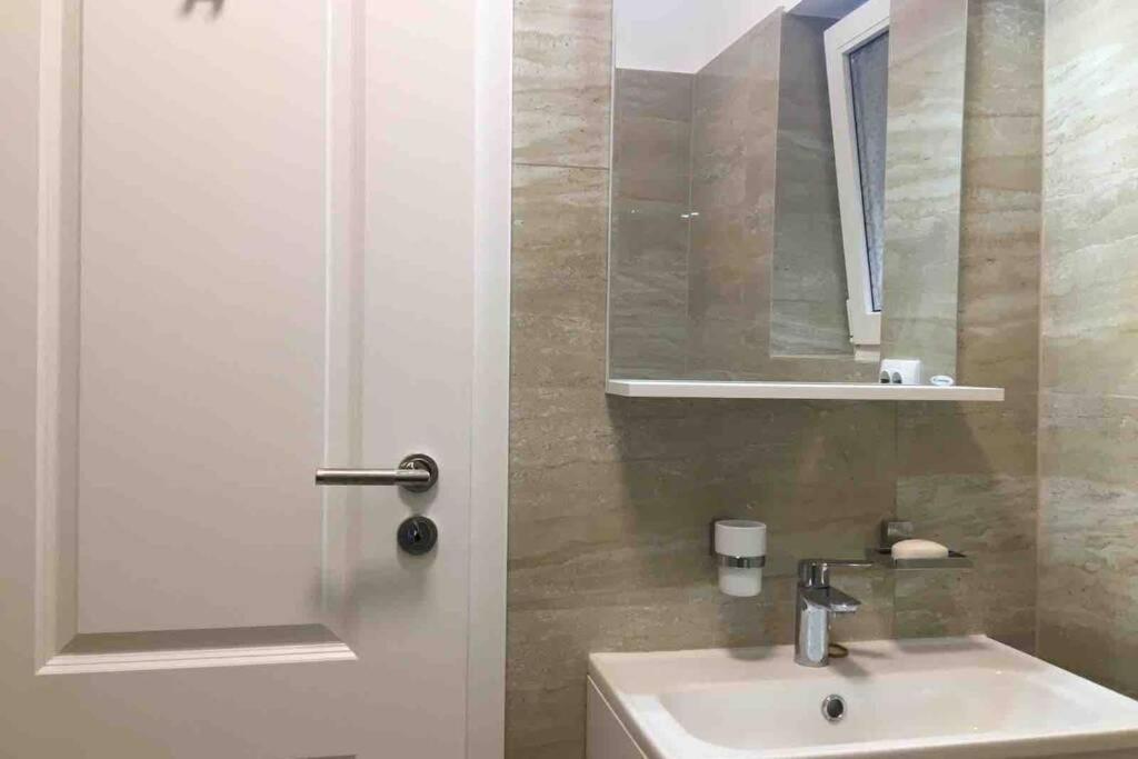 Magheru Cozy New Apartament 2 Rooms Bukarest Kültér fotó
